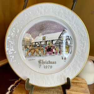 Set Of 4 Royal Worcester Christmas Plates 1979-1982